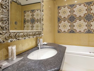 hotel-aventino-rome-bathroom-2